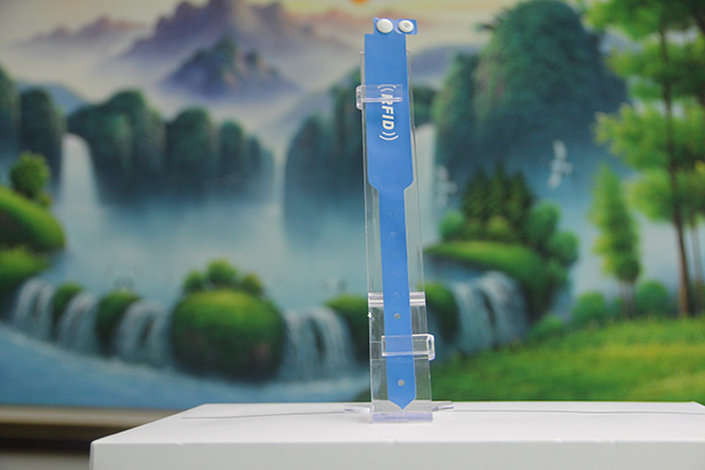 �ɽ�������棬���������м�����