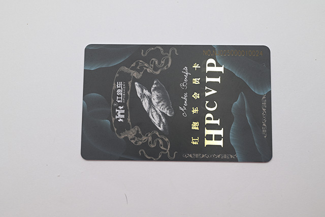 ���������ݸ����ĳ�翨�Ƿ���Լ��ݵ�һ�ų�翨����������