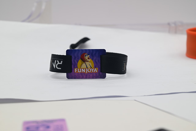 ����ѡ��һ�Һõ�У԰��������˾