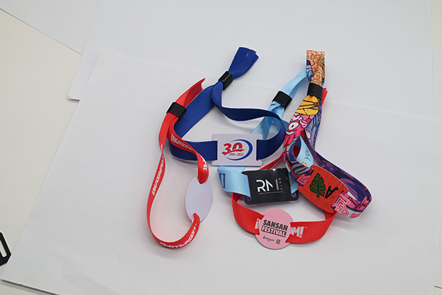 �����������ɫ������������Ŵ���������������ֱ������